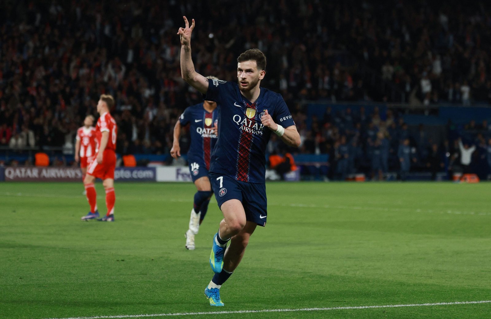 PSG vs Bayern - Kvaratskhelia’s Second Goal Gave PSG Breathing Space