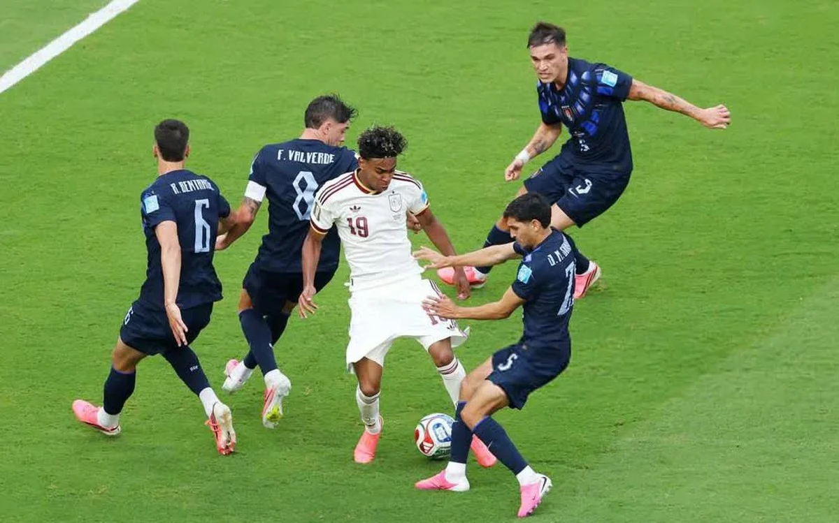 Spain Exposes Uruguay's Broken World Cup Plan