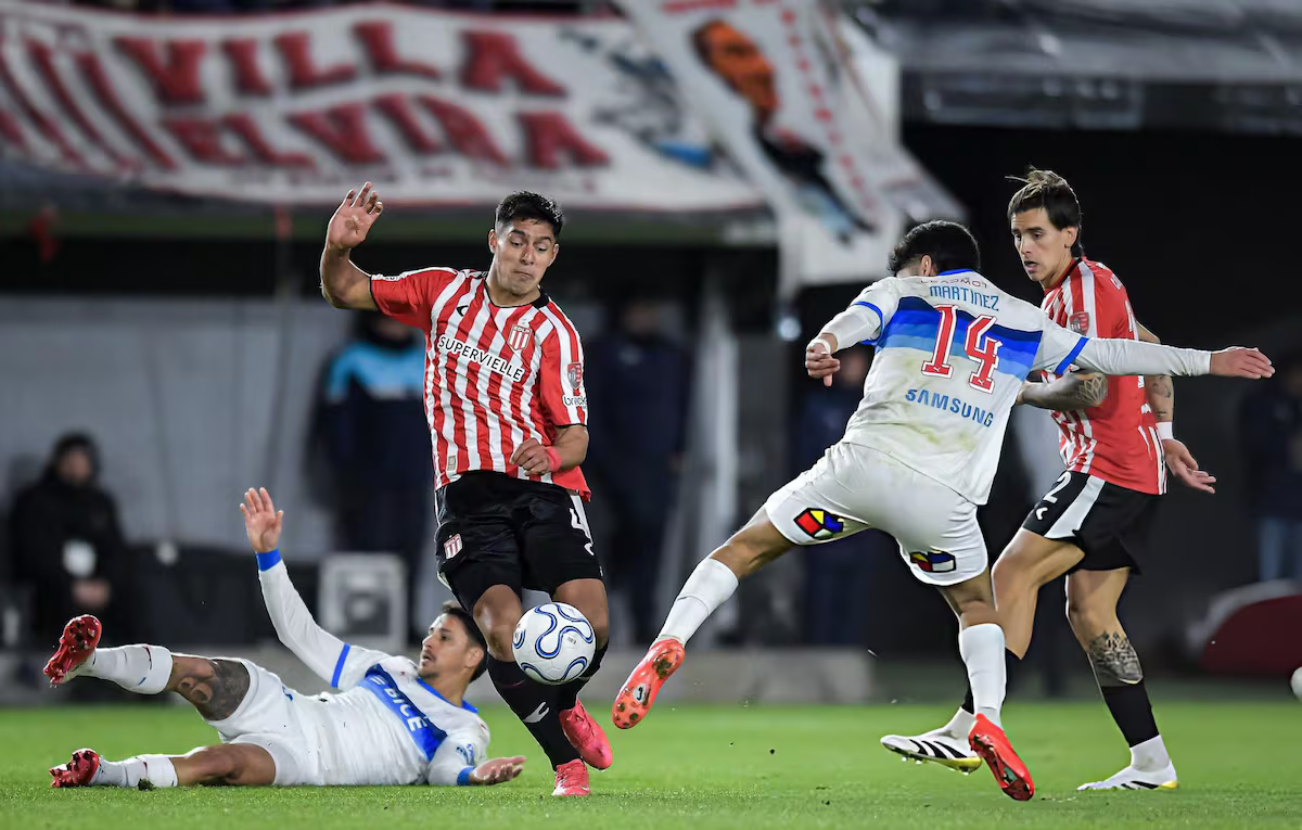 Estudiantes vs Universidad Católica