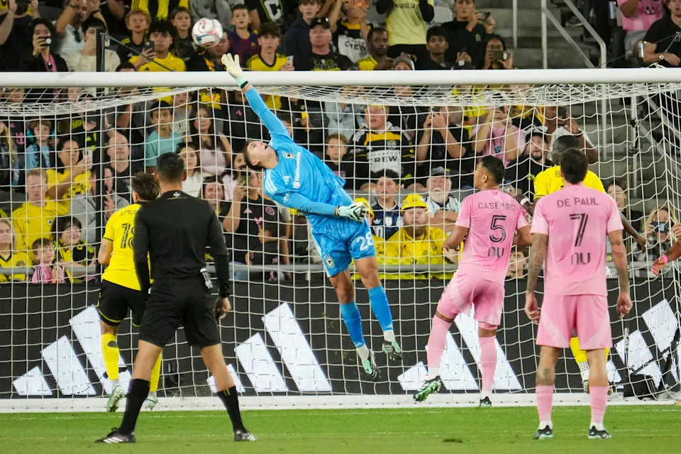 Messi free-kick goal